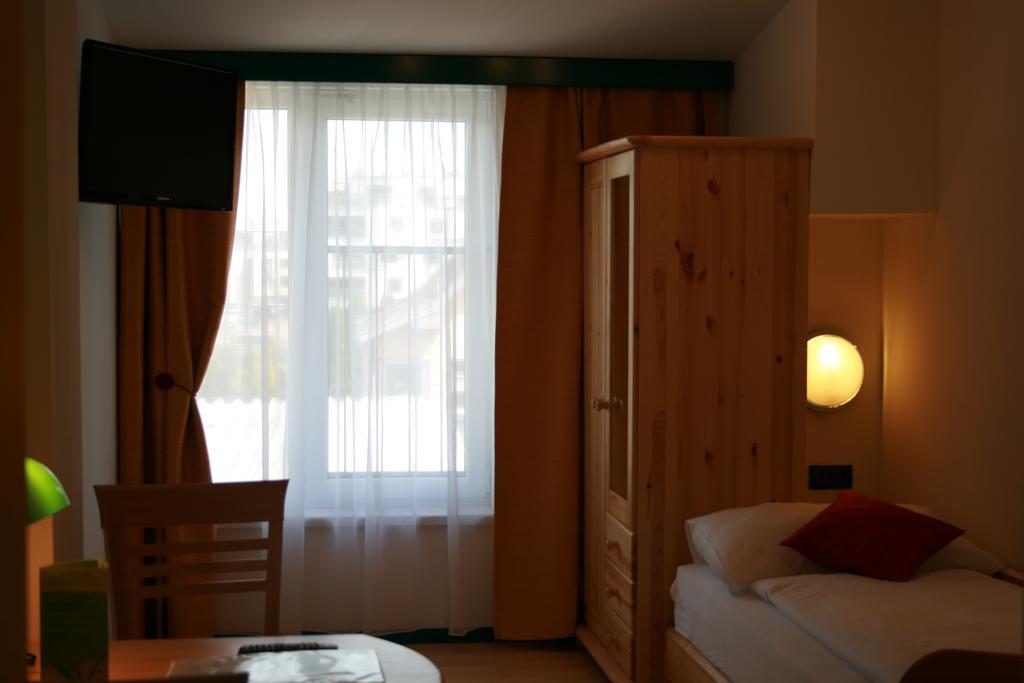 Hotel Asperner Loewe Vienna Room photo