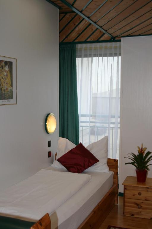 Hotel Asperner Loewe Vienna Room photo
